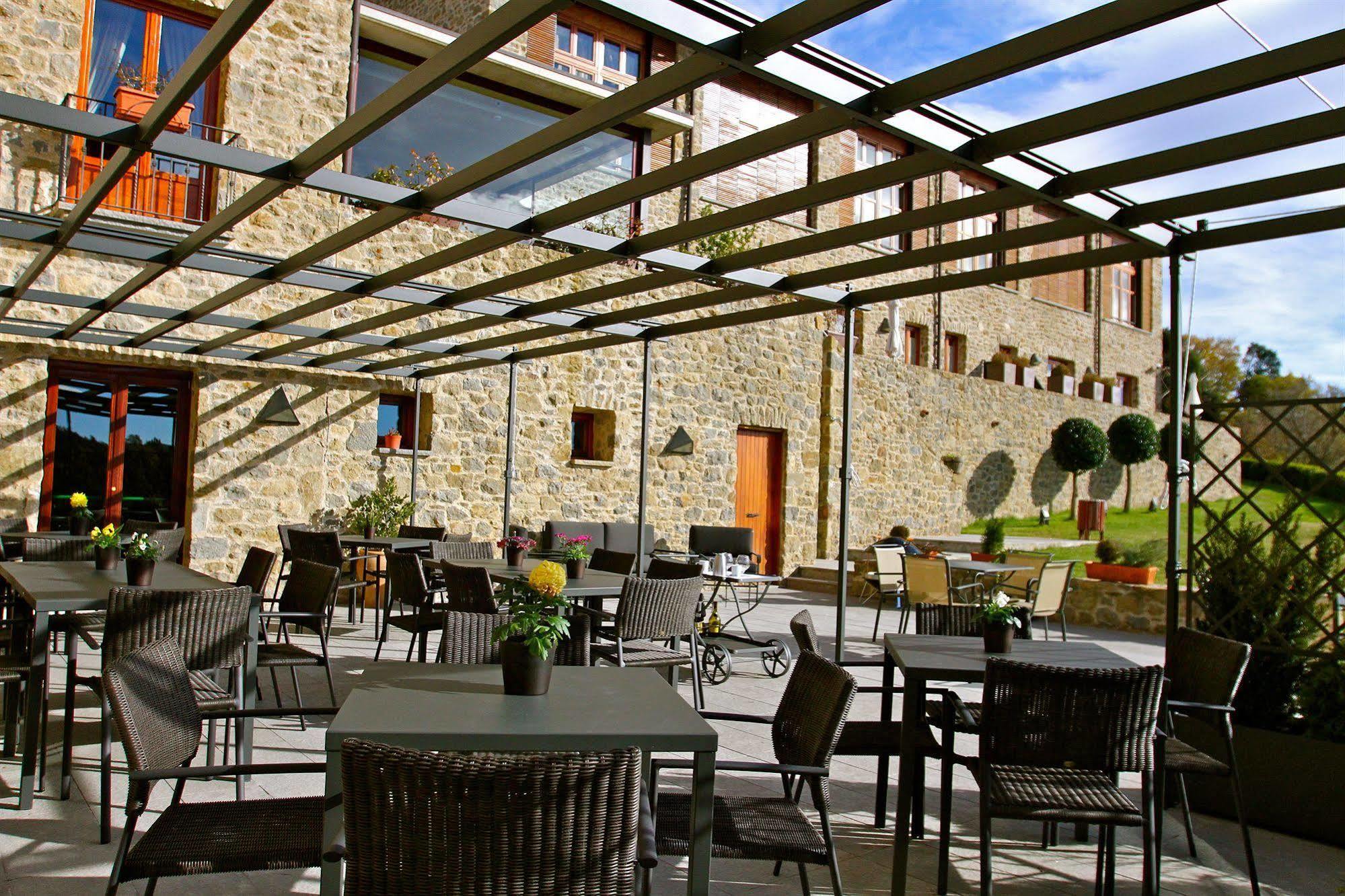 Hotel Restaurante El Ventos Sant Feliu De Pallerols Luaran gambar